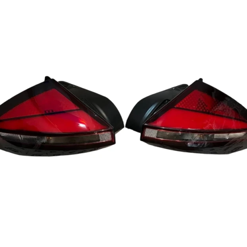 چراغ خطر عقب راست روی گلگیر ام وی ام X33 کراس